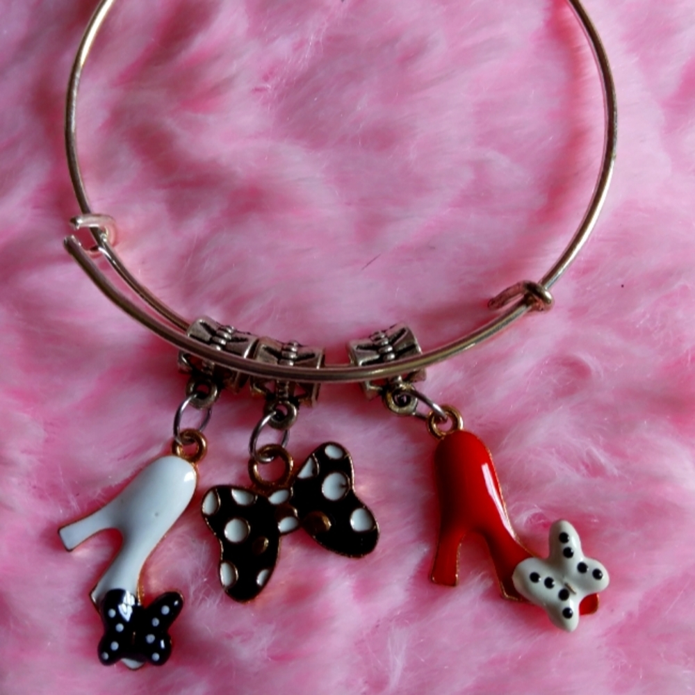 This product is a handmade Bangle bracelet